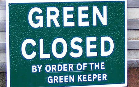 Green closed sign